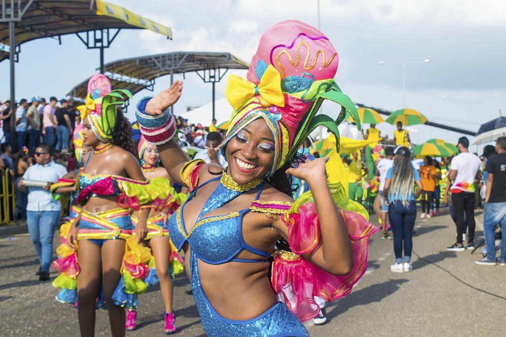Blocos no Carnaval no Rio >> Imagem: rawpixel.com