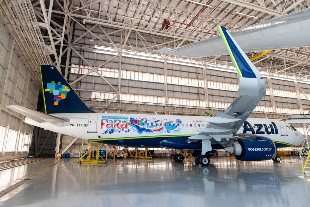 Airbus A320neo da AZUL adesivado pra o Conheça o Brasil Voando >> Imagem: Divulgação / Azul Linhas Aéreas