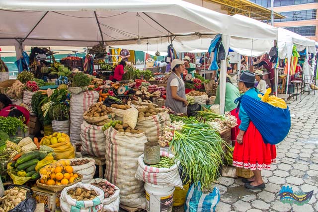 Mercado de rua em Gualaceo, Cuenca >> Imagem: melevaviajar