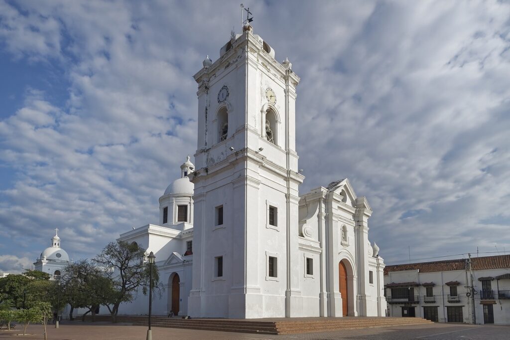 Catedral de Santa Marta >> Imagem: 680451 - pixabay.com