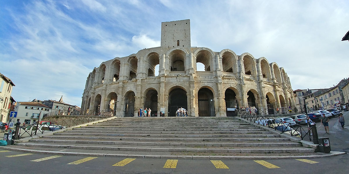 Arena em Arles - Provença >> Imagem: Vestemocoso